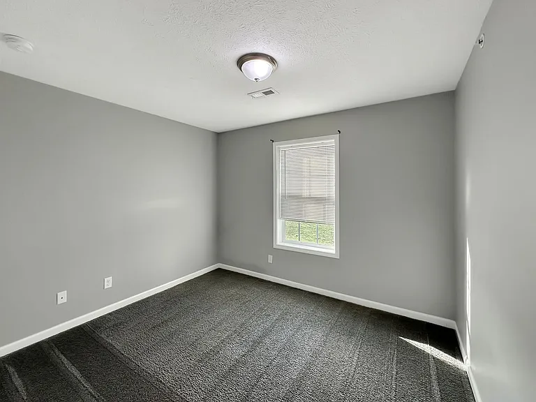 2303 N Broadway St — Photo 46