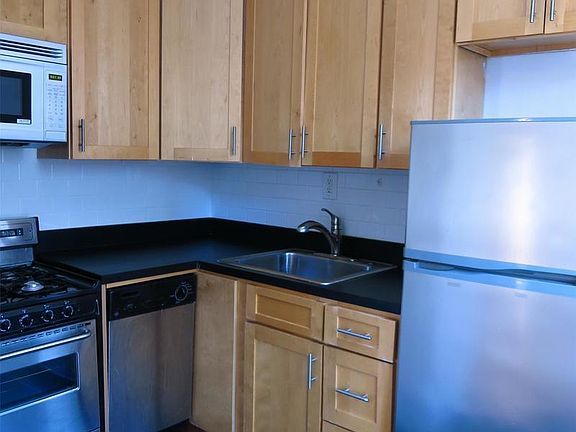 2nd image of 410 E 89th St APT 6B