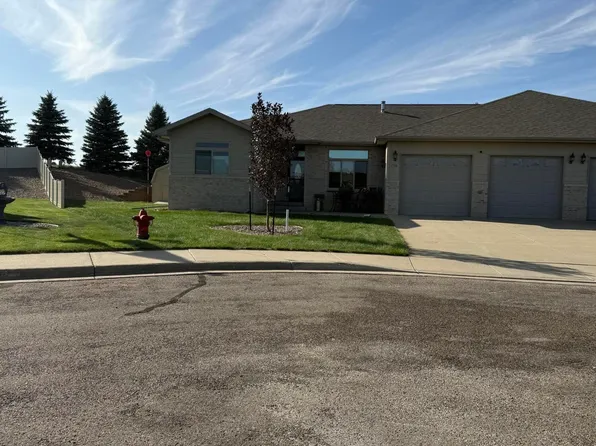 1530 Sagebrush Ct, Dickinson, ND 58601
