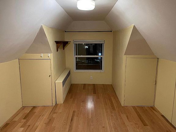 3rd image of 268 E 235th St #3