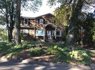 71 Crescent Ave, Lynnfield, MA 01940