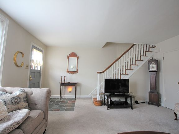 3rd image of 4219 Oakmont St