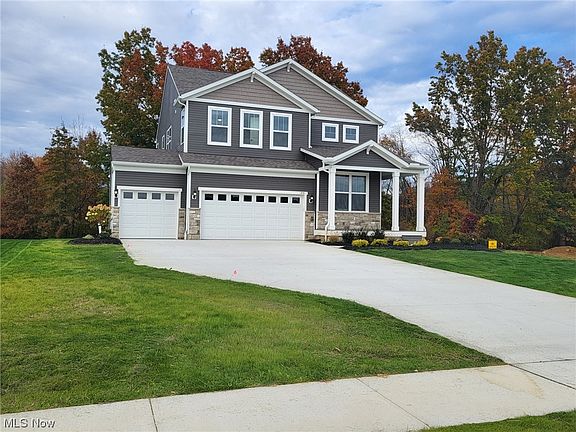 2nd image of 148 Country Meadow Ln