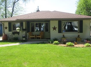 718 Grove St, Beaver Dam, WI 53916