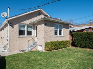 240 Oakridge Ave, Highwood, IL
