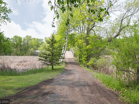 2nd image of 1717 Island Dr NE