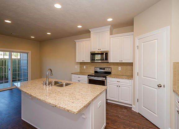 5th image of 665 Red Cedar Ct #35A