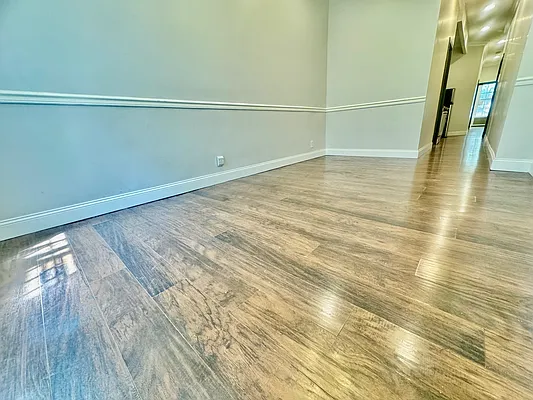 Rented by R New York | media 13