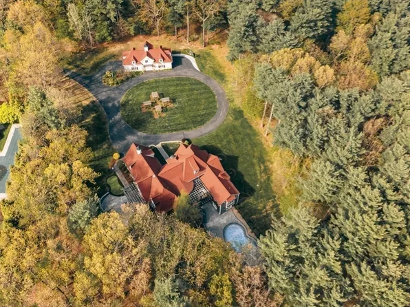 97 Fox Run Rd, Bolton, MA 01740