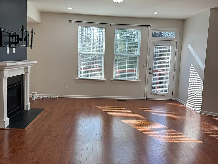 723 Edgewater Ridge Ct — Photo 9