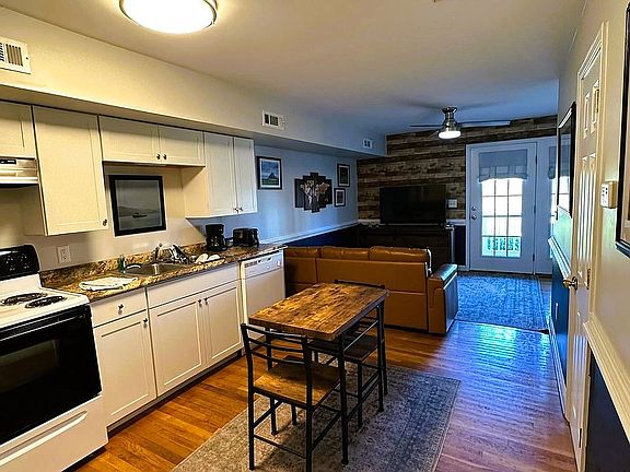 3rd image of 50 Lighthouse Rd Unit 7