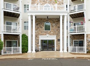 21 Hampshire Rd APT 201, Methuen, MA 01844
