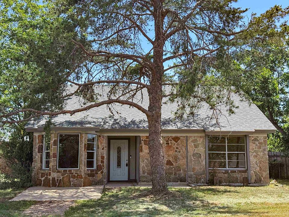 1st image of 400 N River Oaks Drive