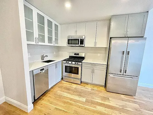 490 Myrtle Ave Photo 1