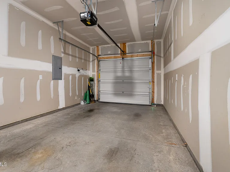 1006 Saylors Pl — Photo 16
