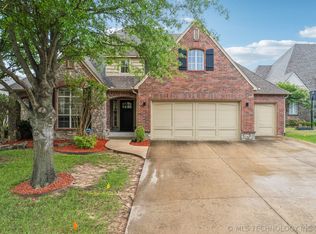 8760 E 102nd St, Tulsa, OK 74133