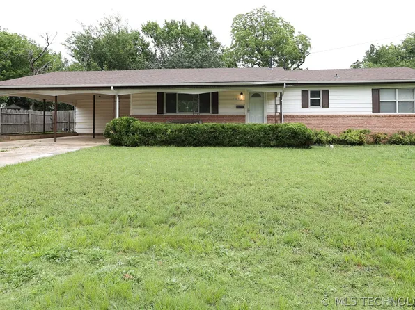1017 W 15th St, Sulphur, OK 73086