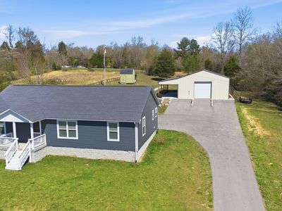 1041 Twin Creek Rd, Charlotte, TN, 37036
