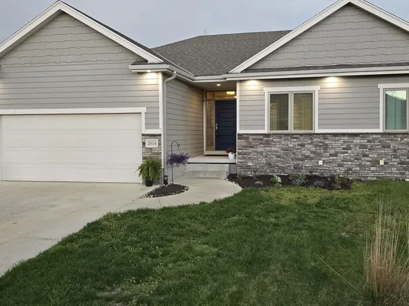 2614 Fountain Cir, Plattsmouth, NE 68048