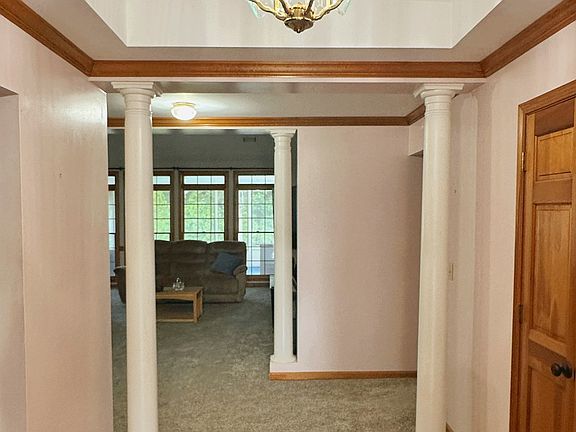 3rd image of 9361 Arbor Glen Ct
