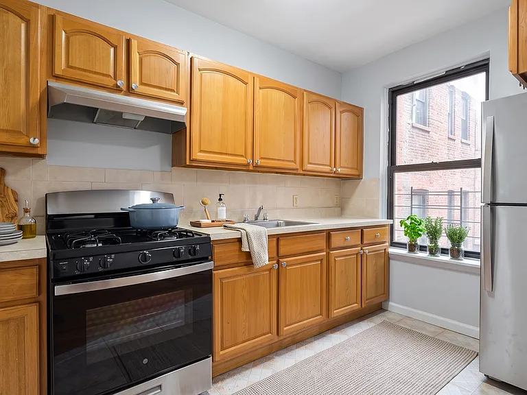 215-219 W 145th St #18 — Photo 2