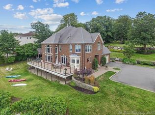 26 Maolis Rd, Nahant, MA 01908