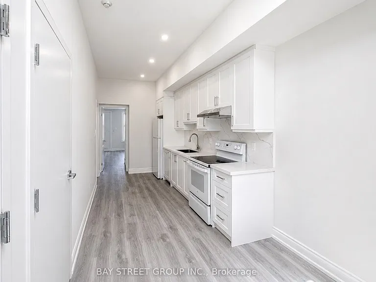 442 Spadina Ave #B — Photo 2