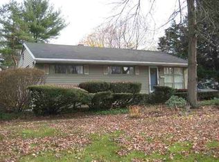 19 Greenock Rd, Delmar, NY 12054