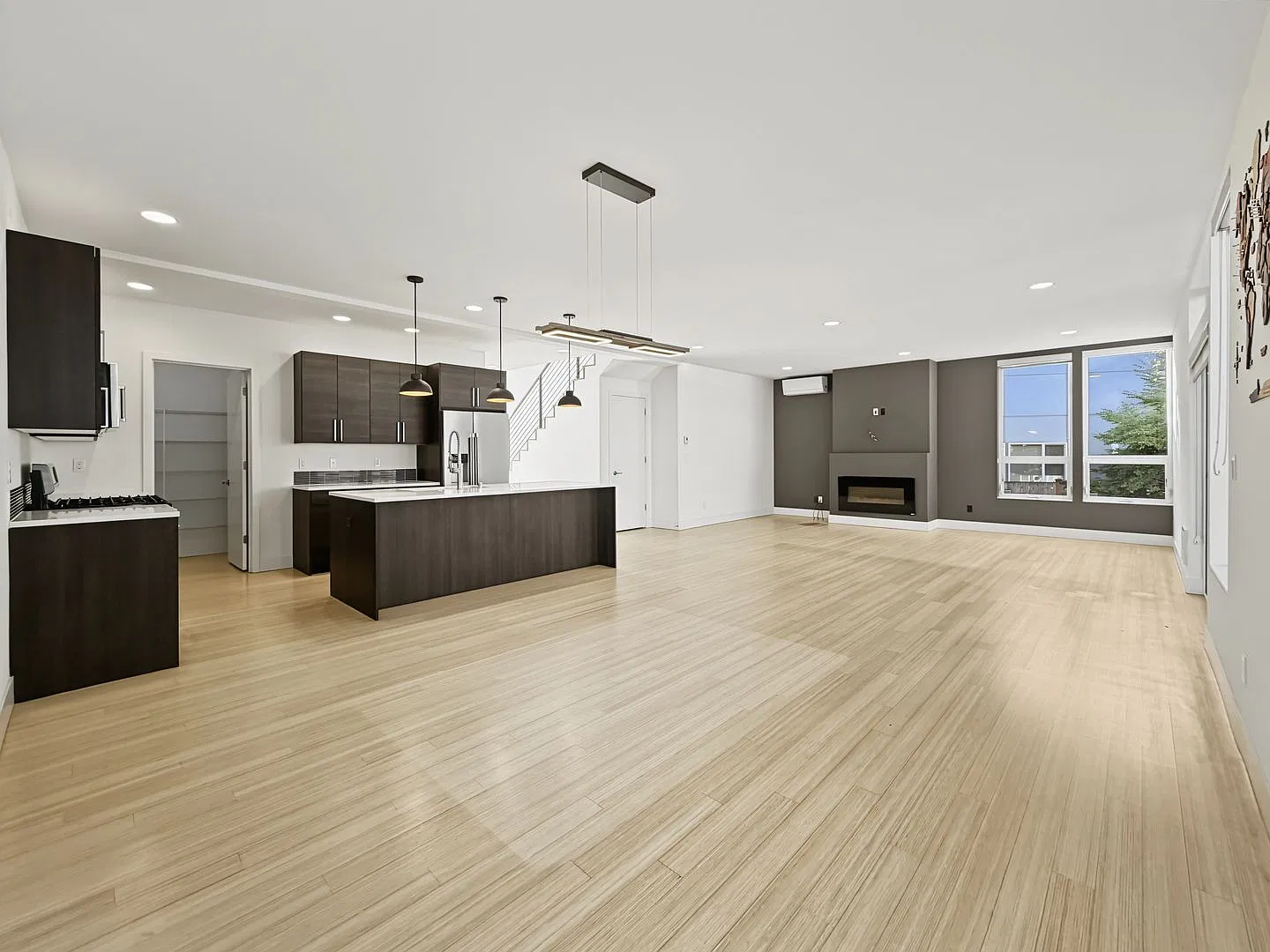 Stunning Contemporary Home in Desirable Pinehurst! Available Now! — Photo 2