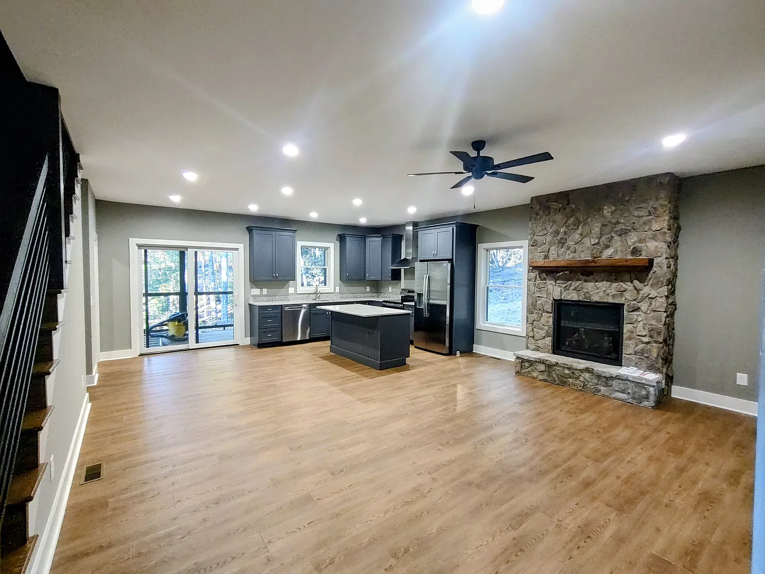 4 bed, 2267 sqft, $3,000 — Photo 2