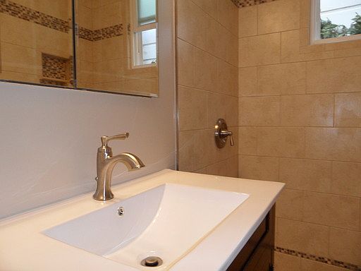 5th image of 214A Bonview St
