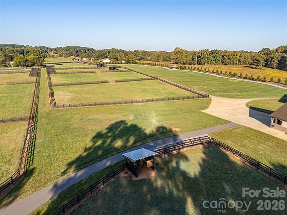 4th image of 520 Lewis Farm Rd
