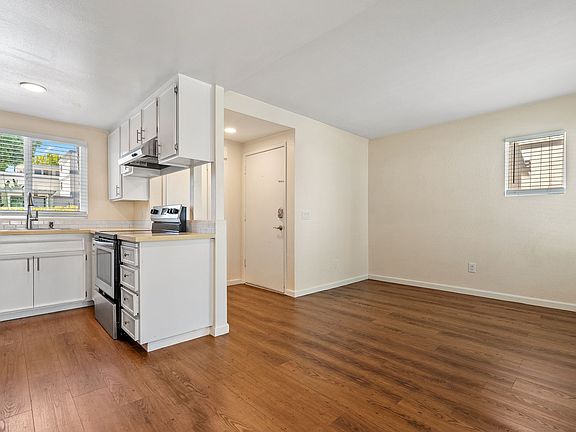 5th image of 1290 Murray Ave APT B