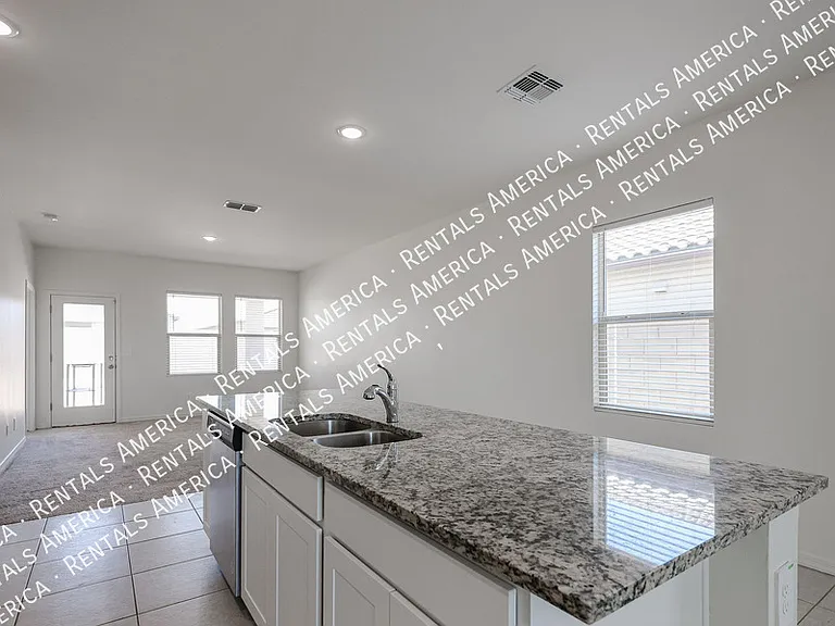 5720 W Sunrise Dr — Photo 9