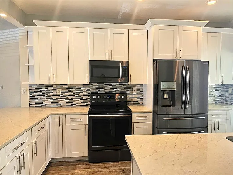 3311 Merrick Ln — Photo 3