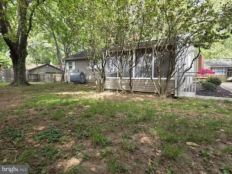 4 Carolee Dr — Photo 24
