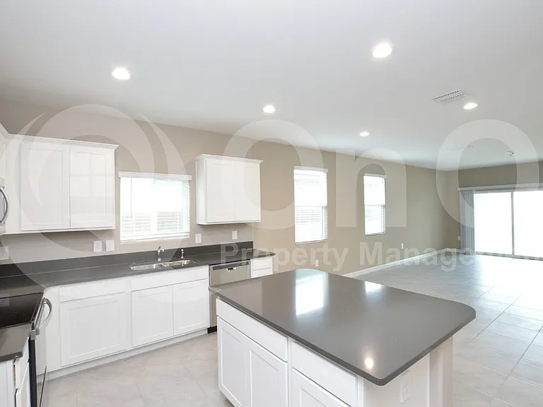 24204 W Verlea Dr — Photo 4
