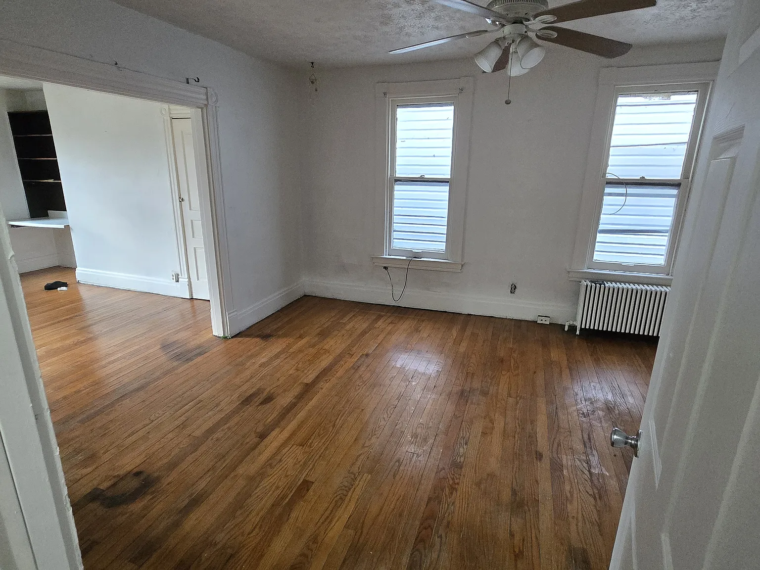 2 bed, $990 — Photo 1
