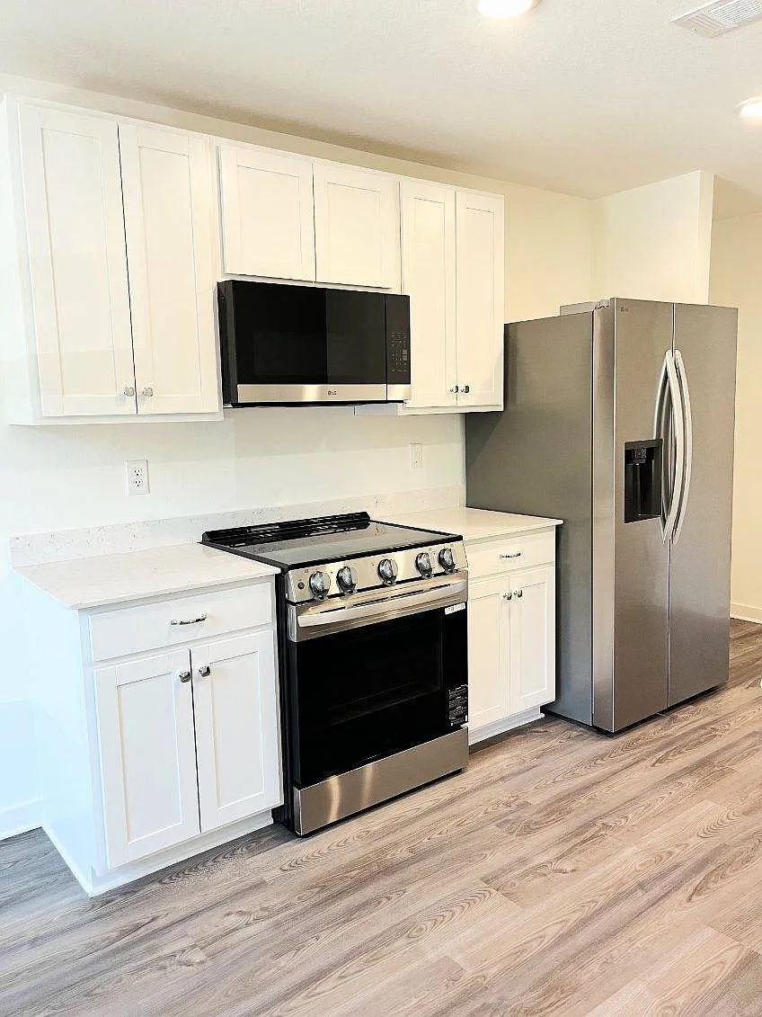 3 bed, 1114 sqft, $1,850 — Photo 2