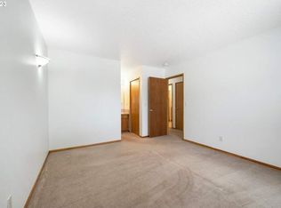 12508 SE Stark St, Portland, OR 97233