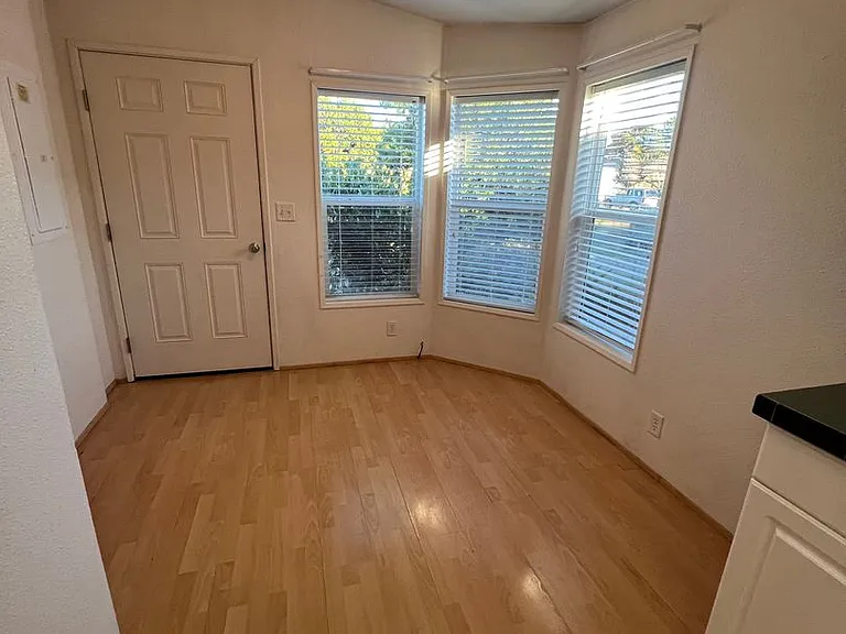 2976 Spinnaker Dr — Photo 8