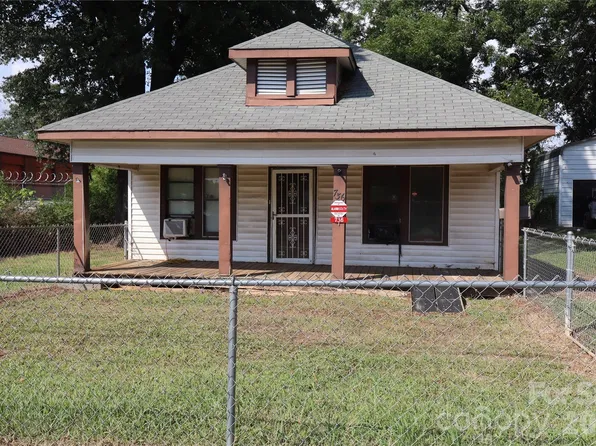 736 2nd Ave SW, Hickory, NC 28602
