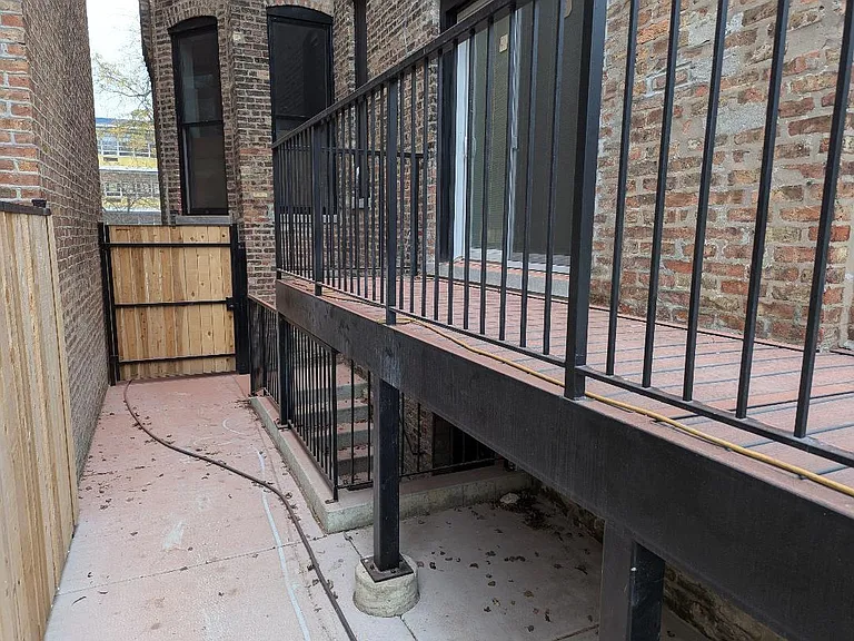 2150 W Monroe St — Photo 103