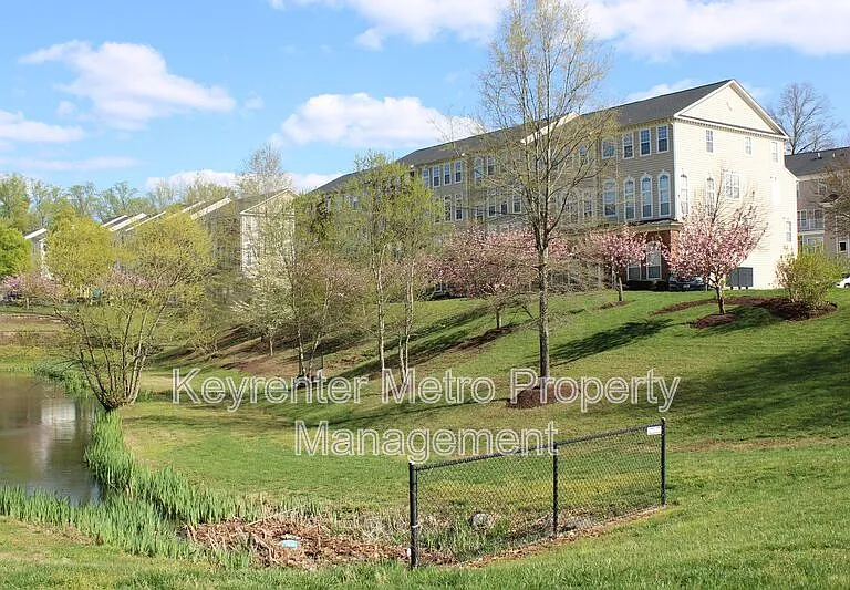 1005 Treeland Way — Photo 38