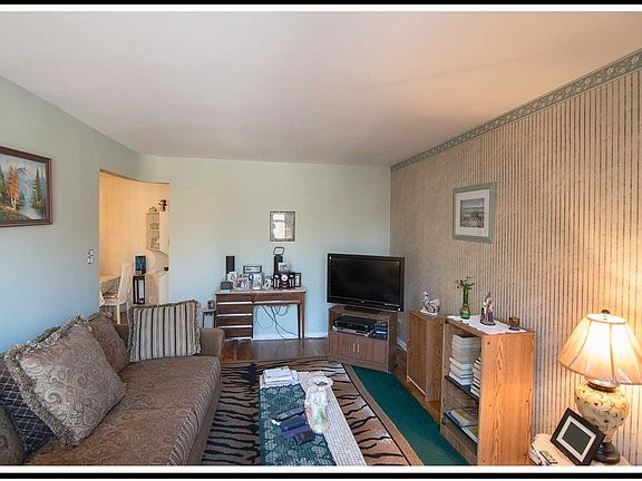3rd image of 8325 98th St APT 6A