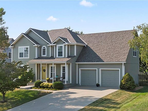 2nd image of 1216 SE Warren Dr