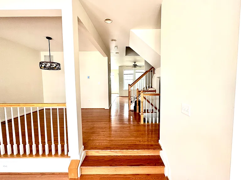 3381 Beechcliff Dr — Photo 7