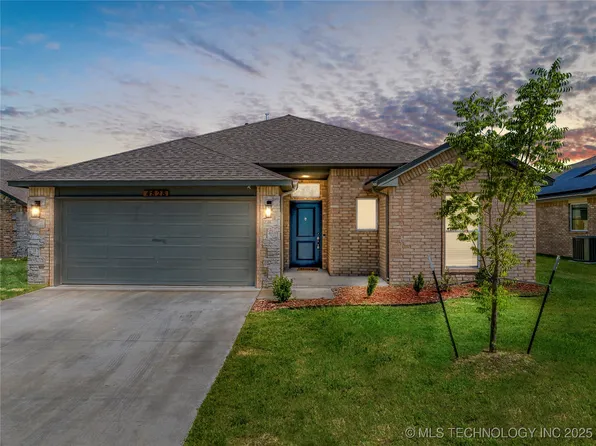 4828 E Galveston Pl, Broken Arrow, OK 74014