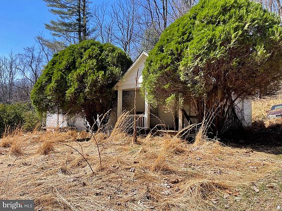 3rd image of 4100 Heards Ln