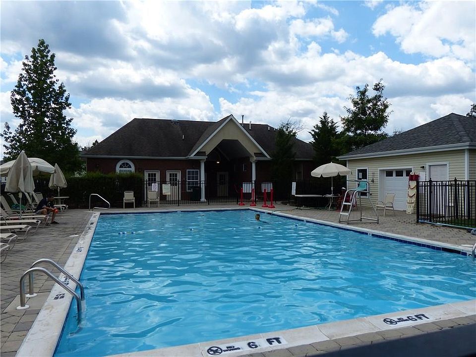 2nd image of 261 Pinelli Dr